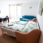 Cozynite Premium Apartment Favoriten 2